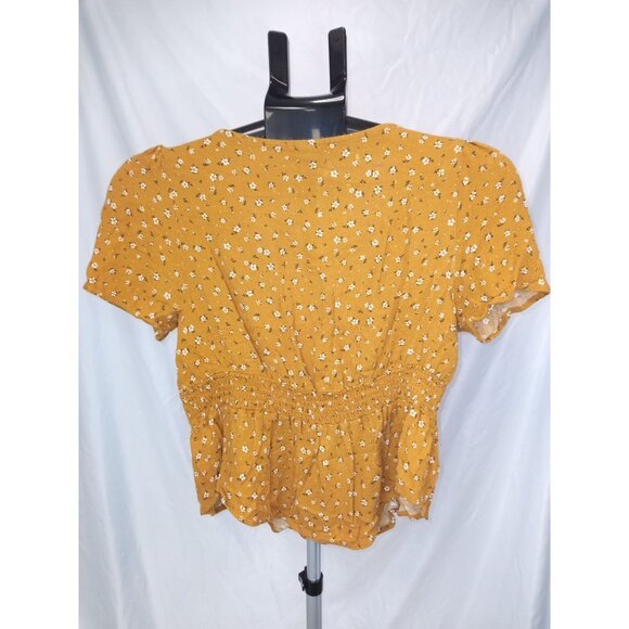 Wild Fable Junior's Mustard Yellow/White Floral V-Neck Crop Top Size Medium - Picture 4 of 7